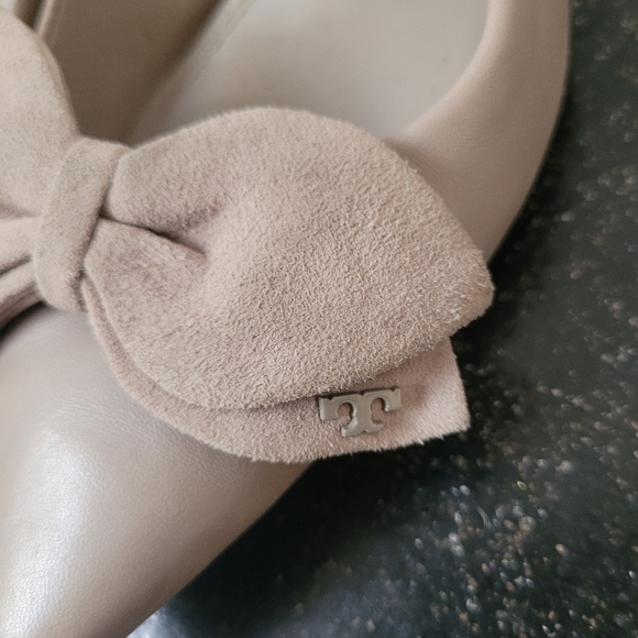 Tory Burch Rosalind Slingback Kitten Heels in Beige - Picture 4 of 10